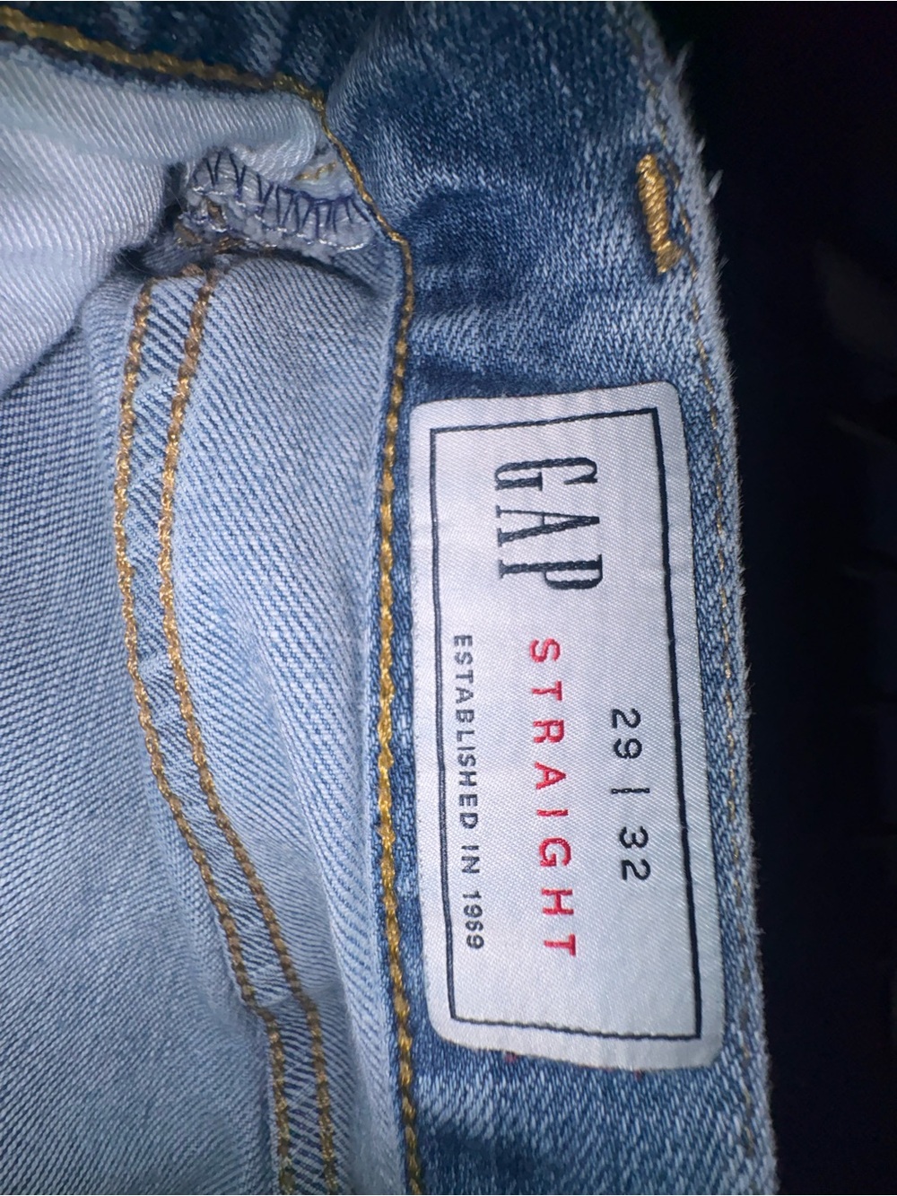 GAP MAN Straight Jeans in Light Wash Blue